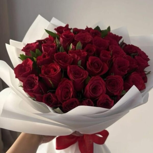 50 Red roses bouquet